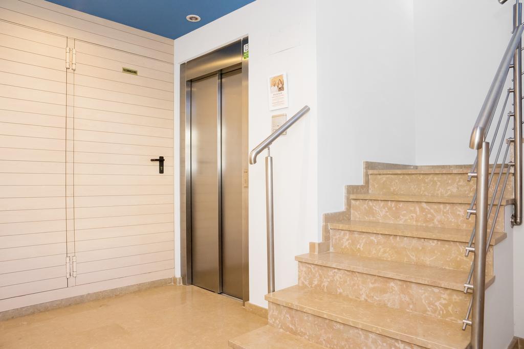 Apartamentos Sabinas El Pilar Zaragoza Kültér fotó