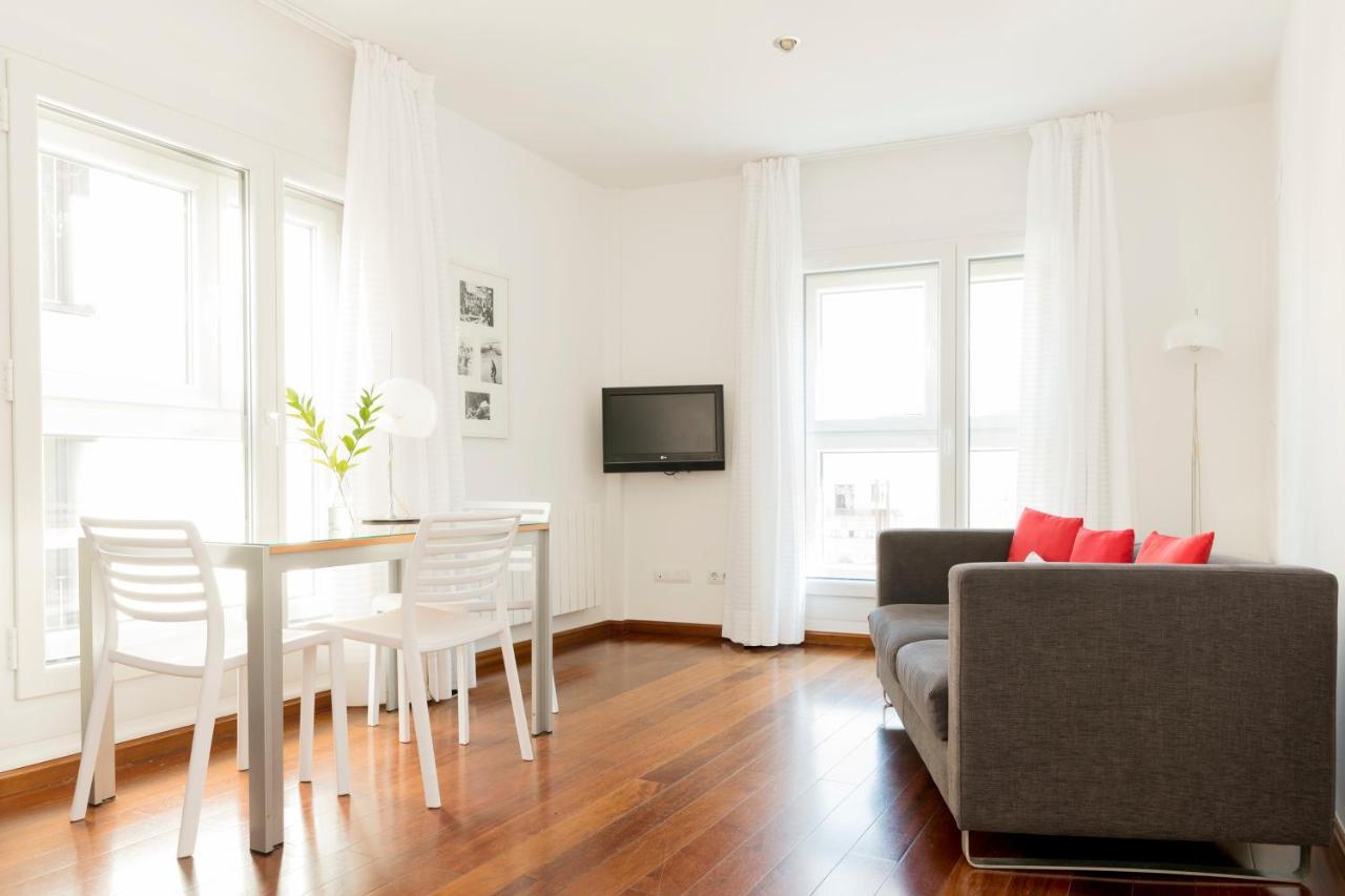 Apartamentos Sabinas El Pilar Zaragoza Kültér fotó