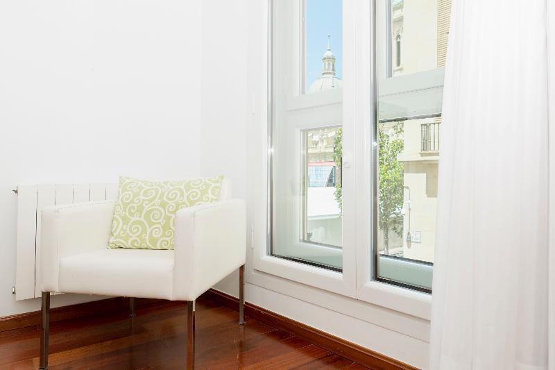 Apartamentos Sabinas El Pilar Zaragoza Kültér fotó